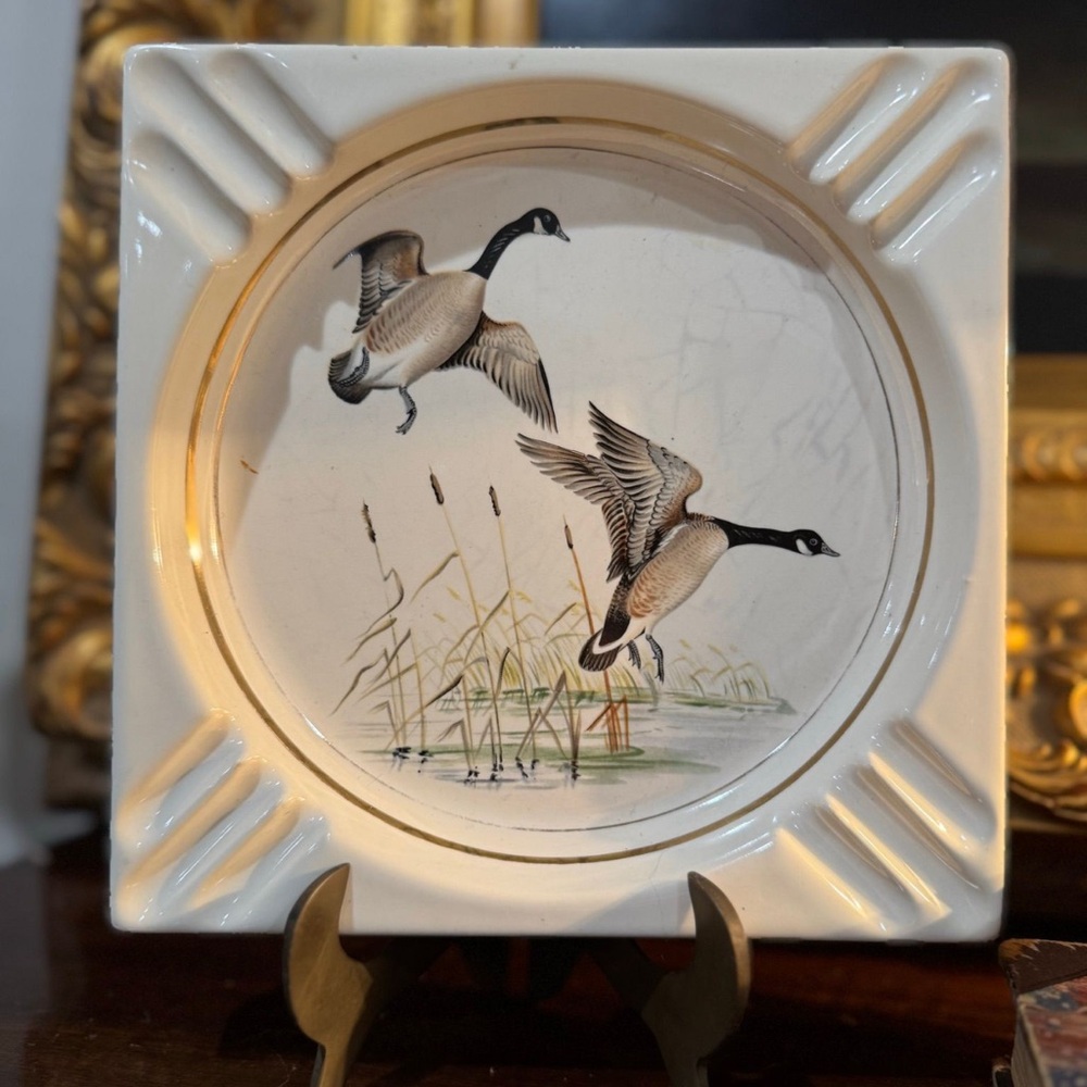 Vintage Ceramic Flying Canada Geese Ashtray